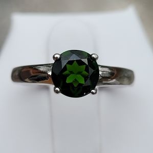 NWOT Chrome Diopside solitaire ring! Sterling silver!